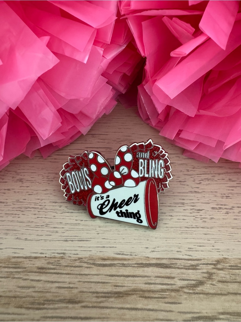📣 Disney Minnie Cheer Pin